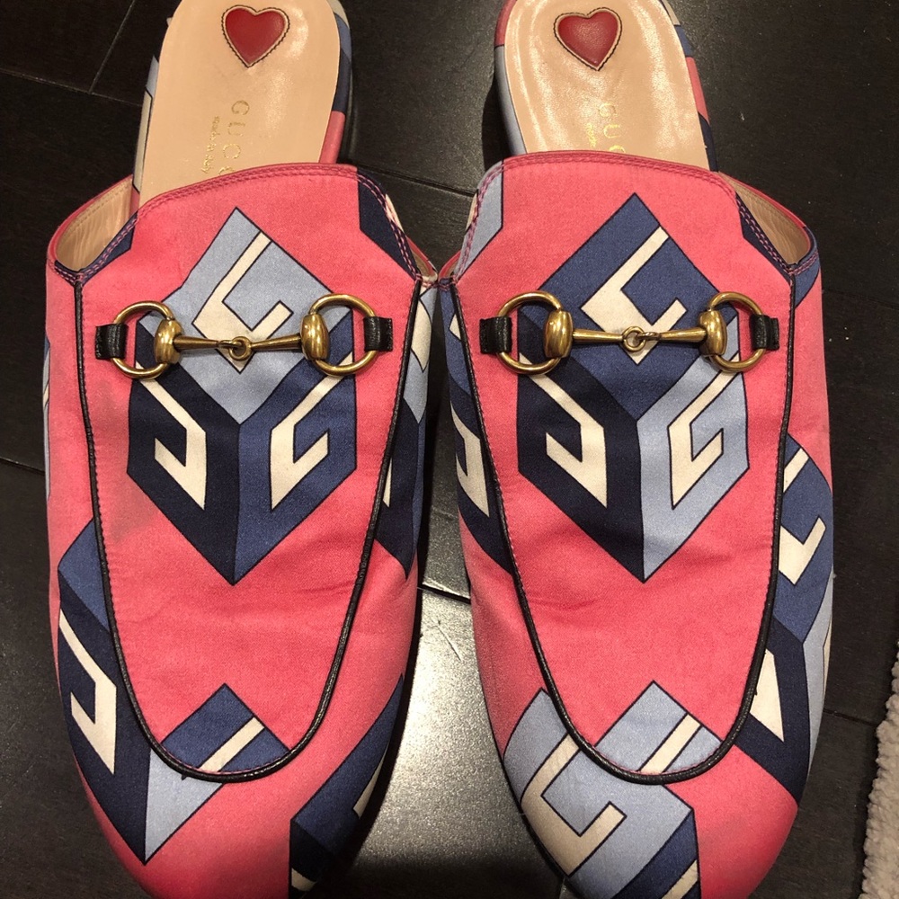 GUCCI MULES!
